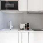 Take It Easy In This Stylish Architect Flat