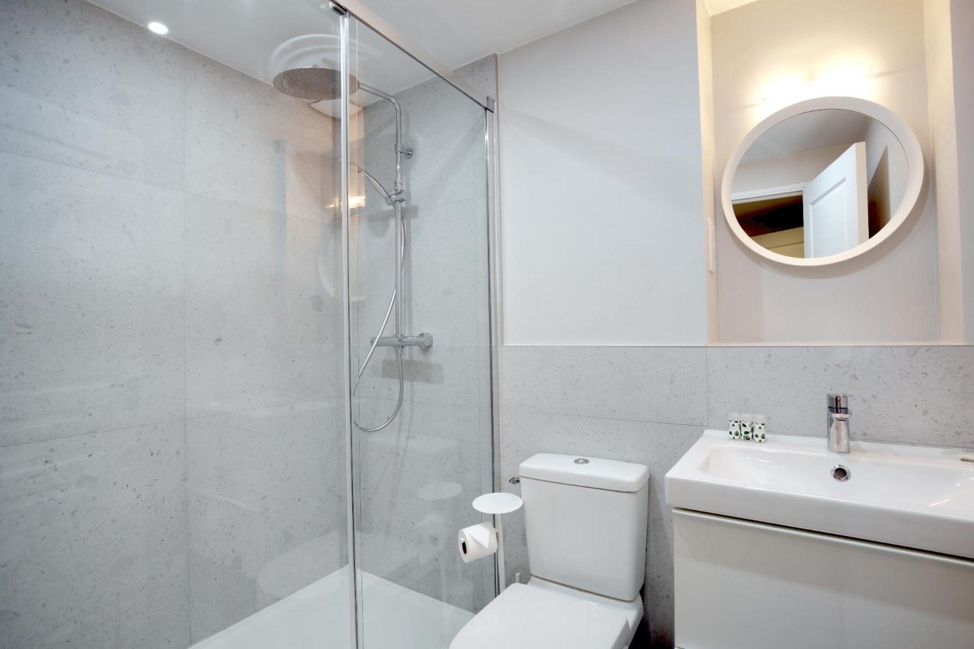 Take It Easy In Stylish Architect Flat Parijs