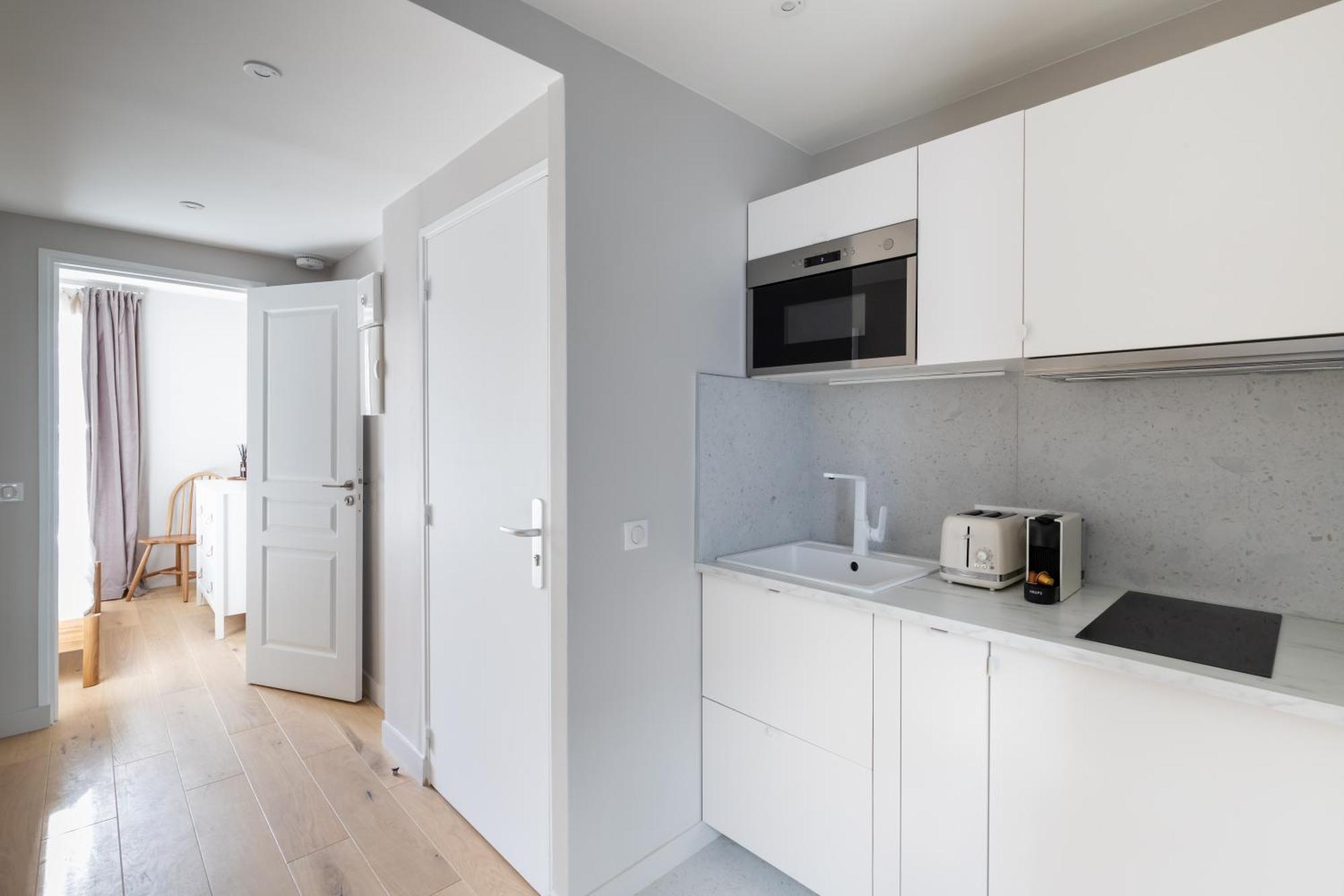 Take It Easy In Stylish Architect Flat Parijs